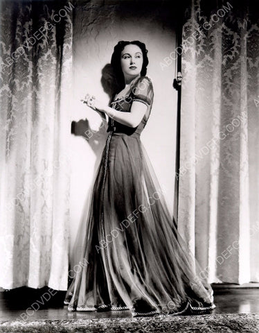 Fay Wray full length portrait 8b20-1657