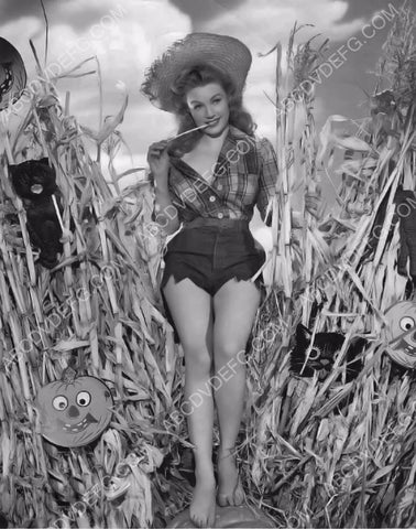 super sexy Gale Robbins as barefoot farmer's daughter pinup 8b20-16652