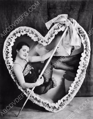 cute SallY O'Neill in Valentine's Day box 8b20-16659