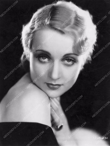 Lovely Carole Lombard portrait 8b20-16792