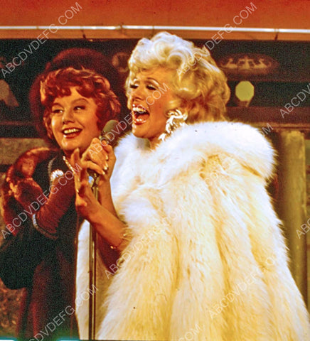 Shelley Winters and Connie Stevens singing away 8b20-16827