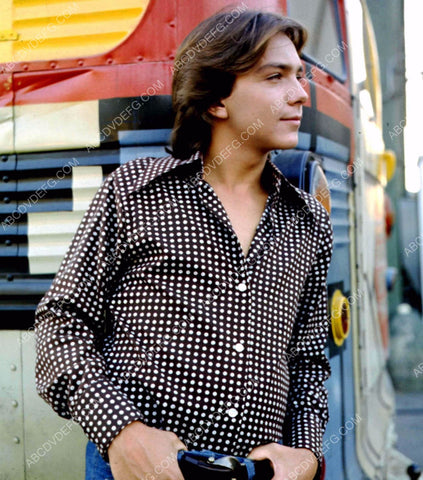 David Cassidy leaning on the bus TV The Partridge Family 8b20-16840
