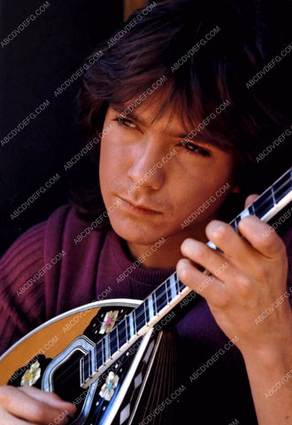 David Cassidy strumming on the mandolin 8b20-16858