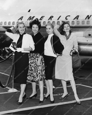 Hope Lange Diane Baker Martha Hyer Suzy Parker on the tarmac 8b20-16874