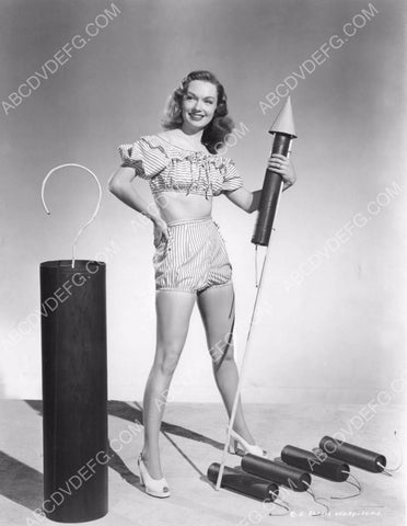 4th of July pinup sexy Gloria Jeanw firecrackers and all 8b20-16884