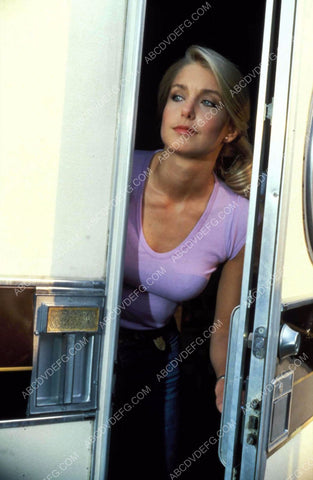 cute Heather Thomas peeking out of the dressing trailer 8b20-16912