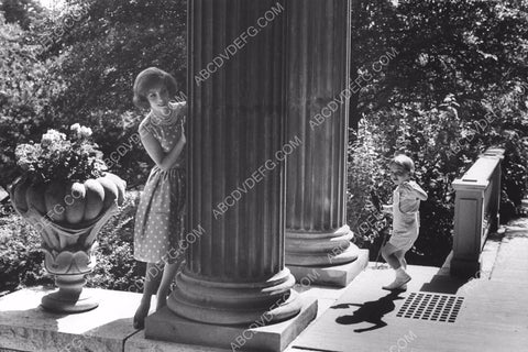 Gina Lollobrigida playing hide and seek 8b20-16944