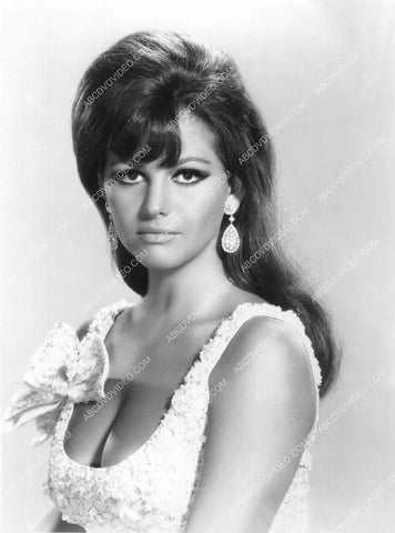 gorgeous Claudia Cardinale portrait 8b20-17149