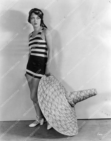 beautiful Dorothy Sebastian w a giant sun hat 8b20-17352