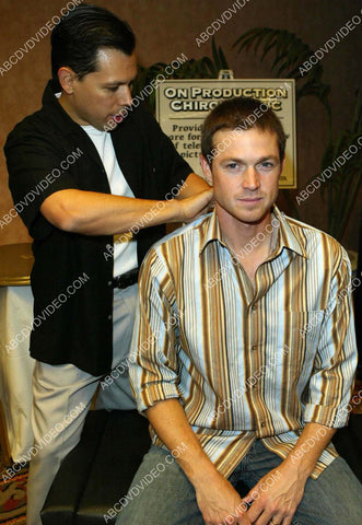 Eric Close getting a haircut 8b20-17363