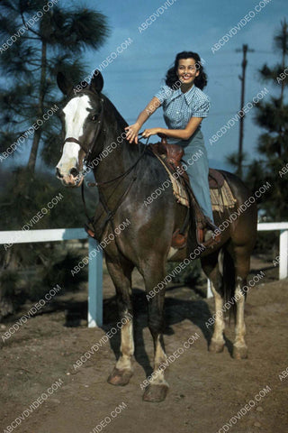 Gail Russell on horseback 8b20-17387