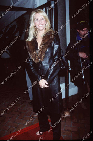 candid Heather Locklear arrives at some event 8b20-17559