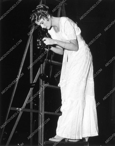 cool candid Grace Kelly making her own home movies on set 8b20-17595