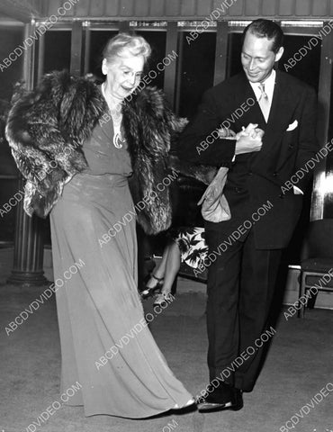 candid Franchot Tone and his mother maybe 8b20-17665