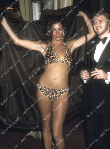 sexy Edy Williams in a leopard print bikini 8b20-17688