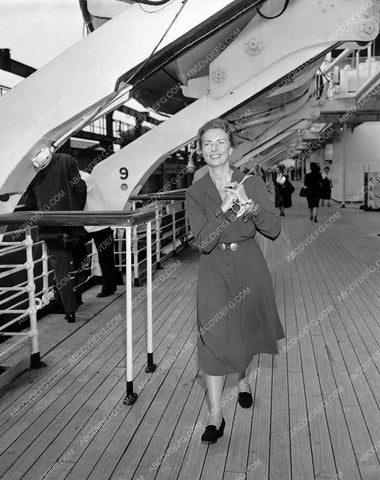vacationing Agnes Moorehead aboard some ship 8b20-1768