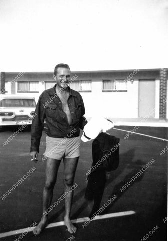candid Eric Fleming in a motel parking lot 8b20-17820