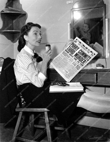 cool candid Agnes Moorehead in her dressing room 8b20-1804