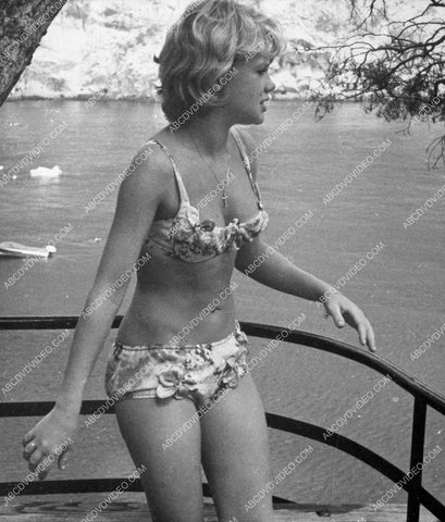 Hayley Mills in a bikini 8b20-18105