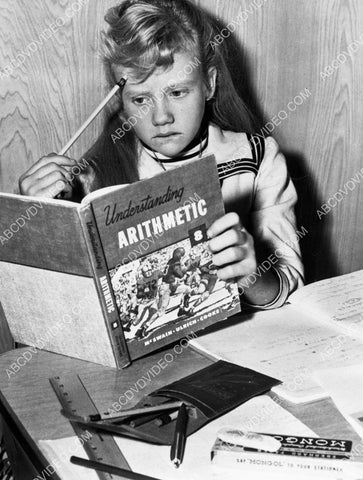 Hayley Mills studying her arithmetic 8b20-18106