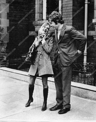 candid hayley Mills and friend 8b20-18120