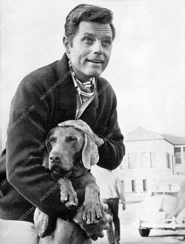 Jack Lord posing w his dog 8b20-18140