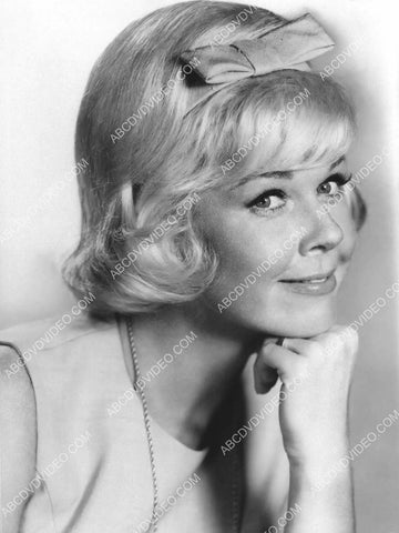 cute as a button Doris Day portrait 8b20-18180