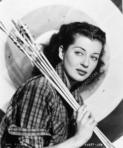 Gail Russell ready for some archery practice 8b20-18356