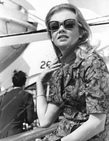 candid Hayley Mills at the airport 8b20-18460