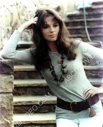 beautiful Jacqueline Bisset outdoors portrait 8b20-18513