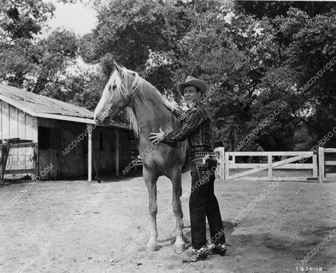 Roy Rogers & Trigger in the coral 8b20-18940