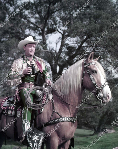 Roy Rogers getting the binoculars out for a better view 8b20-18974