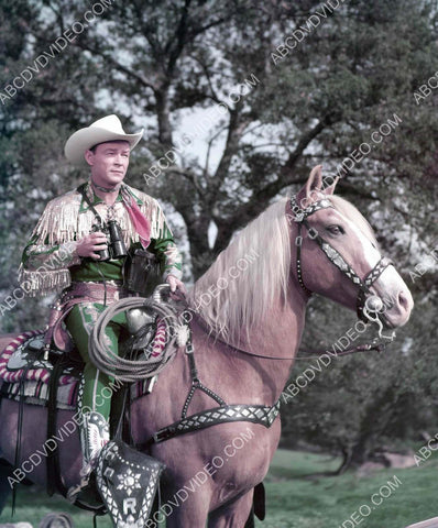Roy Rogers getting the binoculars out for a better view 8b20-18991