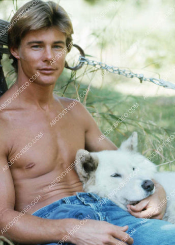 Jan-Michael Vincent w his dog 8b20-19118