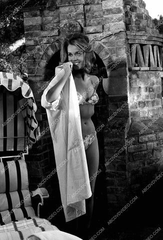 beautiful Jane Fonda in her bikini 8b20-20175