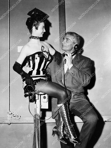 Jeff Chandler takes a telephone call and super cute chorus girl behind the scenes 8b20-20235