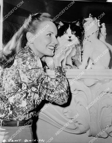 Janet Blair posing w her cat 8b20-20460