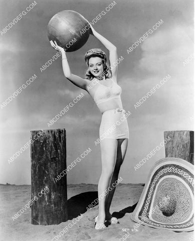 Leslie Brooks w giant beach ball 8b20-20477