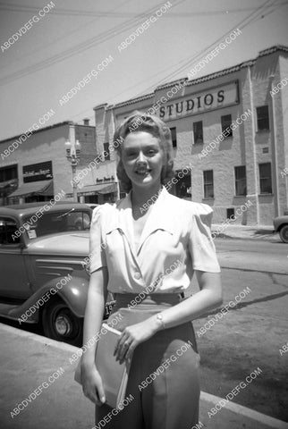 Leslie Brooks arrives at the studio 8b20-20488
