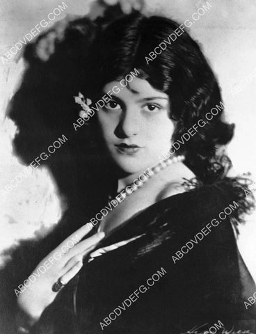 Lillian Roth portrait 8b20-20584