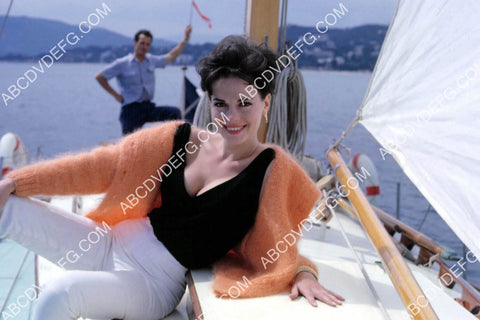 Natalie Wood goes out for a day of boating 8b20-20679