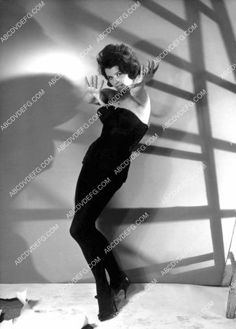Senta Berger dance pose 8b20-20786