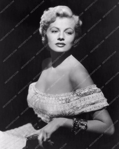 Anita Ekberg short hair portrait 8b20-2198