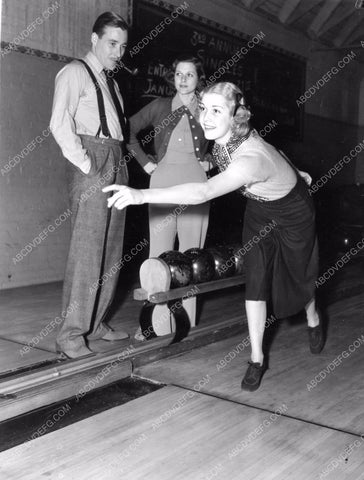candid photo Anita Louise in her bowling shoes ready to throw a strike 8b20-2271