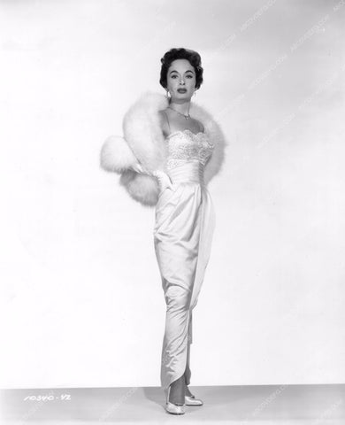 Ann Blythe in white dress and fur 8b20-2296