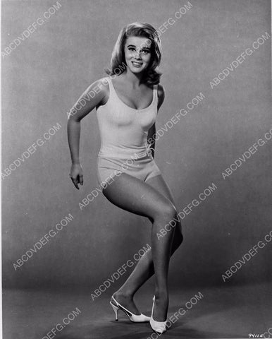 Ann-Margret dance rehearsel pic 8b20-2342