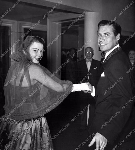 Anne Baxter and John Hodiak maybe 8b20-2484