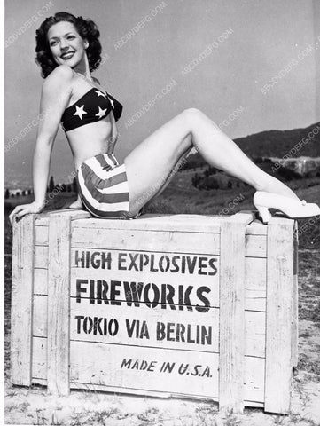 patriotic pinup Anne Gwynne on fireworks & explosives 8b20-2584