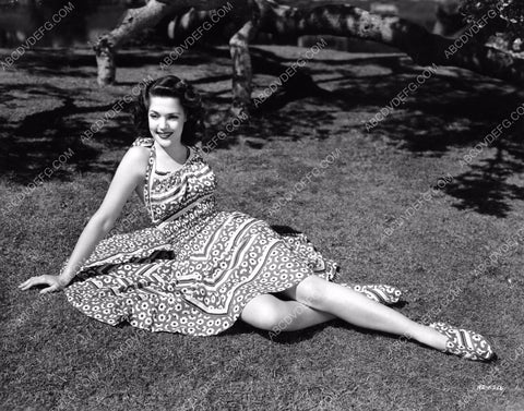 Anne Gwynne lies out in the grass in new summer dress 8b20-2587