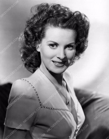 gorgeous Maureen O'Hara portrait 8b20-2595